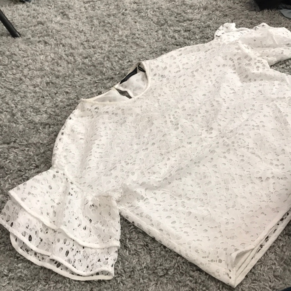 WHITE LACE TOP